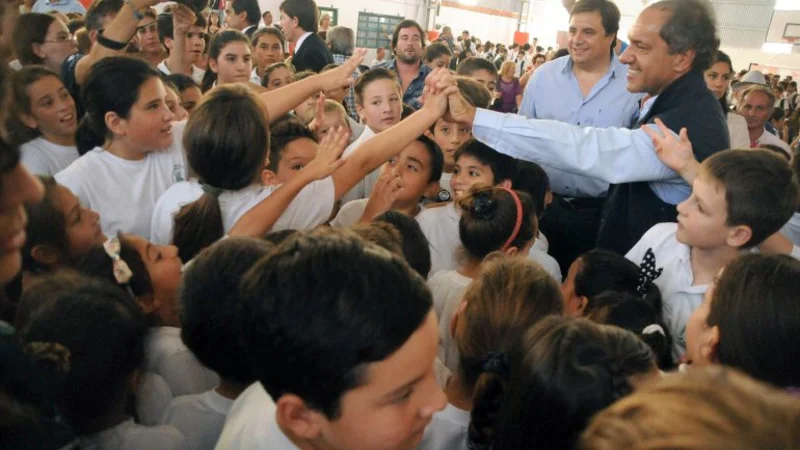 Scioli criticó a los que lo "subestiman" por venir del deporte