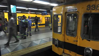 Polémica por los subtes porteños: le exigen a Macri saber qué pasó con las obras en la línea B Polémica por los subtes porteños: le exigen a Macri saber qué pasó con las obras en la línea B