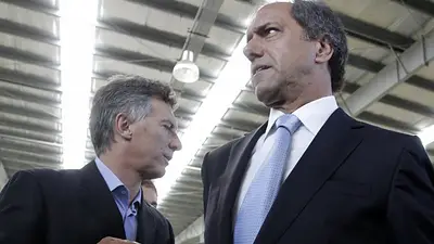 Guerra de encuestas: leve ventaja de Macri sobre Scioli y Massa en plena caída Guerra de encuestas: leve ventaja de Macri sobre Scioli y Massa en plena caída
