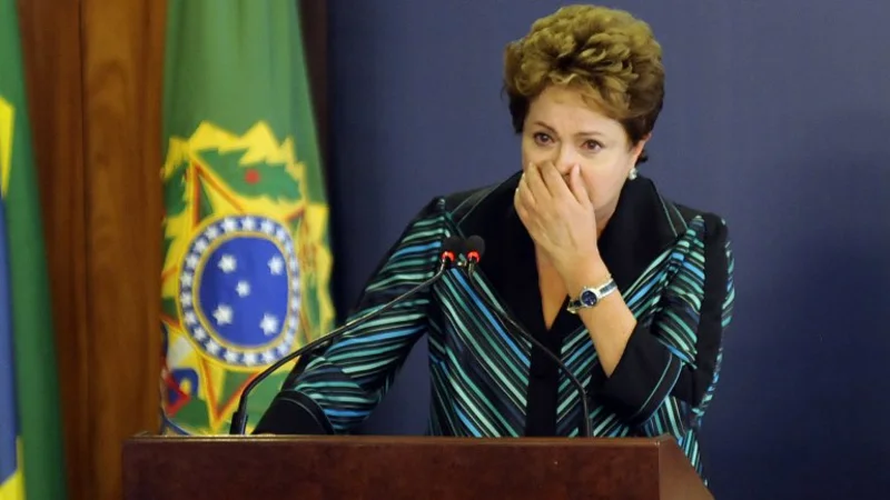 Según un sondeo, la popularidad de Dilma cayó un 13%