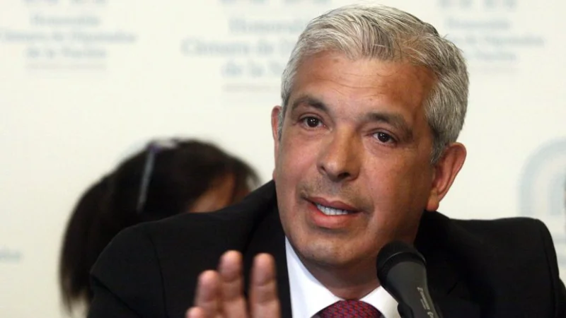 Domínguez estuvo en un municipio massista y pidió "un peronismo unido"