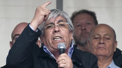 Ganancias: la CGT de Moyano convocó a un paro nacional para el martes próximo Ganancias: la CGT de Moyano convocó a un paro nacional para el martes próximo