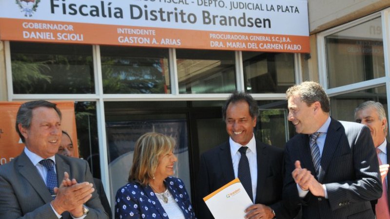 Para Scioli, el cepo, Ganancias y retenciones "no se pueden sacar de un día para el otro"