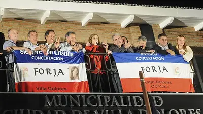 Córdoba: El kirchnerismo festejó en Dolores y la alianza PRO-UCR en La Falda Córdoba: El kirchnerismo festejó en Dolores y la alianza PRO-UCR en La Falda