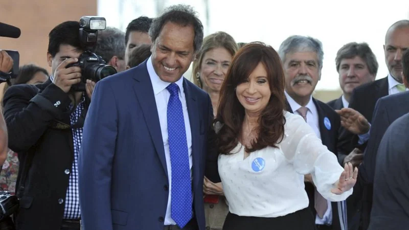 Scioli defendió a Máximo por la denuncia de cuentas ocultas