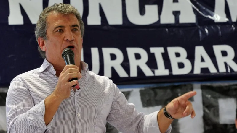 Urribarri defendió a Máximo Kirchner: "Atacan y juegan sucio"