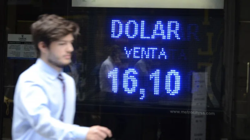 Cotización del dólar: nadie puede frenarlo y ya superó a los $16