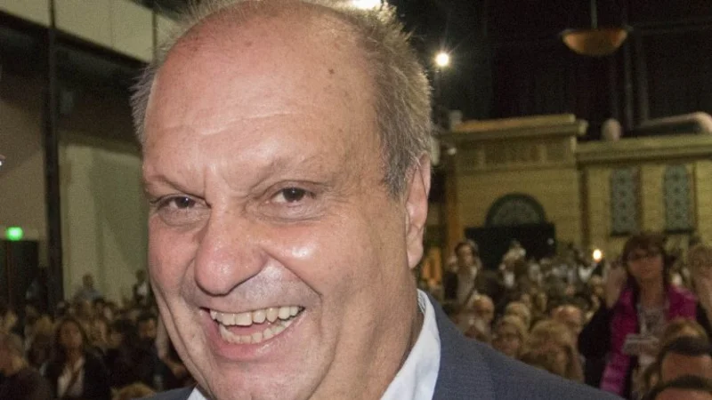 Para Hernán Lombardi, contratar a la esposa de Andrés Ibarra "no es nepotismo"