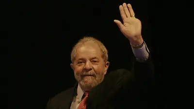 Crisis en Brasil: Lula se reunió con Dilma tras haber declarado por el Petrolao Crisis en Brasil: Lula se reunió con Dilma tras haber declarado por el Petrolao
