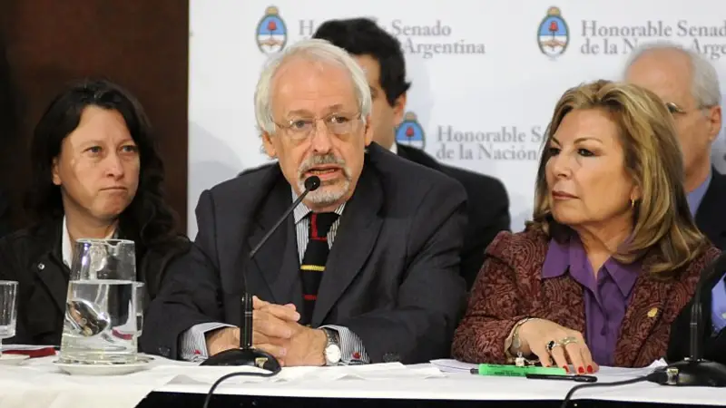 Dura advertencia de Verbitsky: "Quieren hacerle a Cristina lo mismo que a Milagro Sala" Dura advertencia de Verbitsky: "Quieren hacerle a Cristina lo mismo que a Milagro Sala"