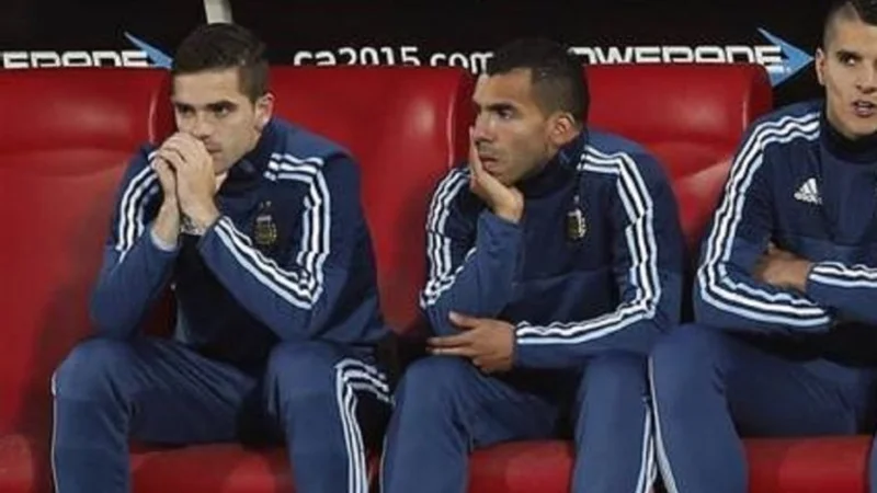 Martino limpió a Tevez y a Gago para los dos próximos partidos de la Selección