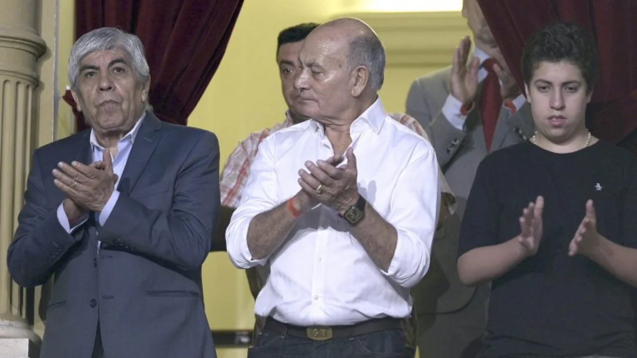 La CGT de Moyano rompe con el techo salarial y reclama paritarias del 35%