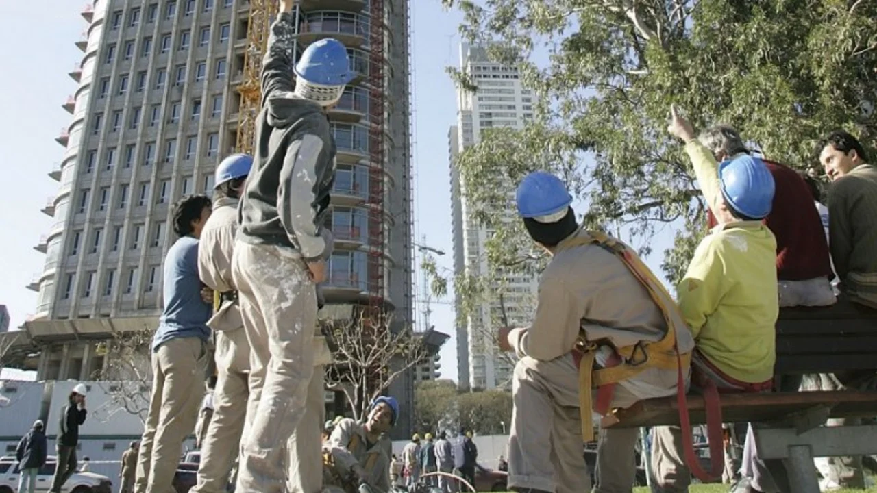Crisis en la construcción: más de 50 mil obreros se quedaron sin trabajo