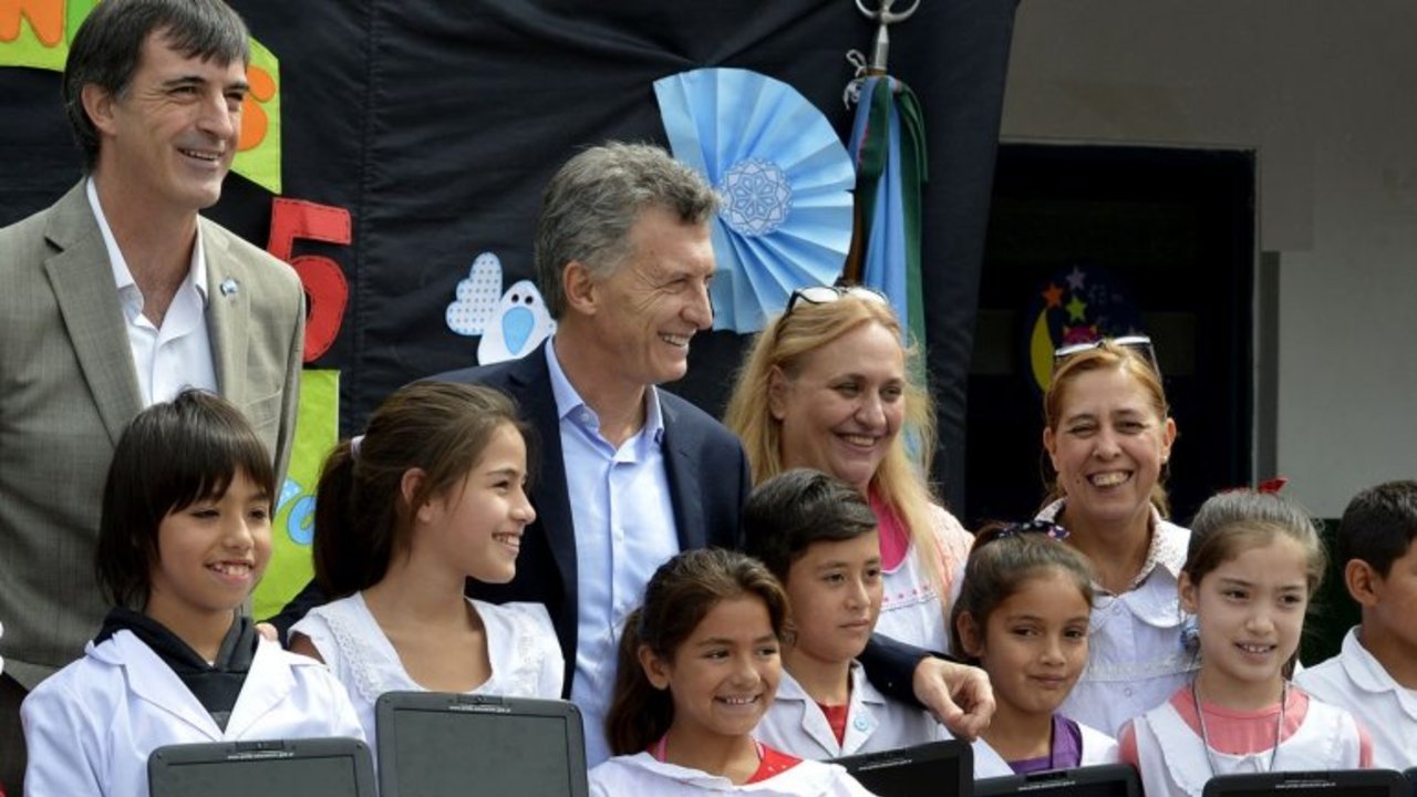 Pese a los despidos, Macri dijo que Conectar Igualdad continuará