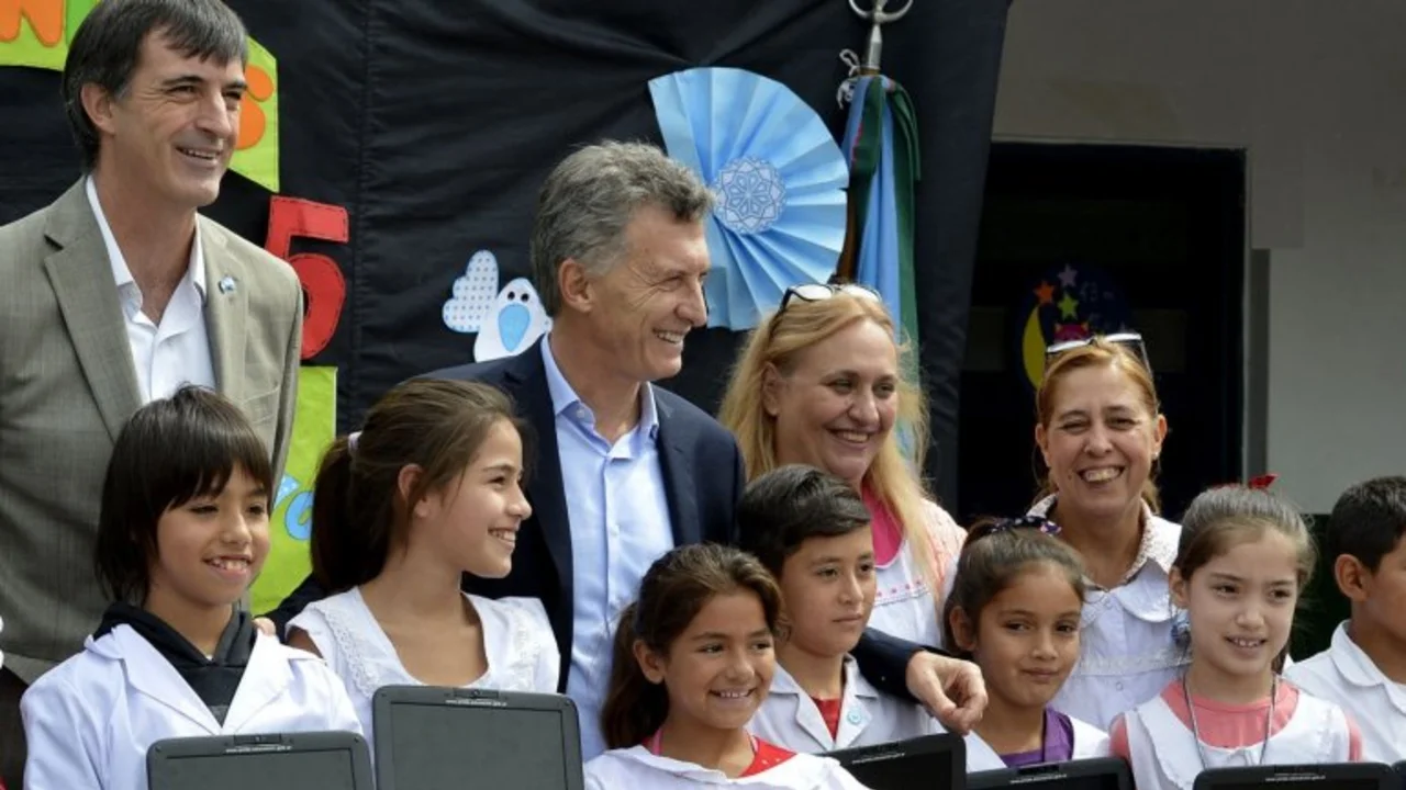 Pese a los despidos, Macri dijo que Conectar Igualdad continuará