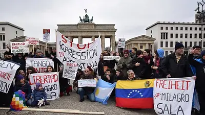 Fuerte movilización en Berlín para exigir la libertad de Milagro Sala Fuerte movilización en Berlín para exigir la libertad de Milagro Sala