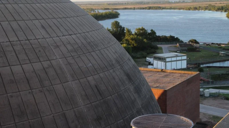 Más despidos en la construcción: 1800 obreros afuera de Atucha