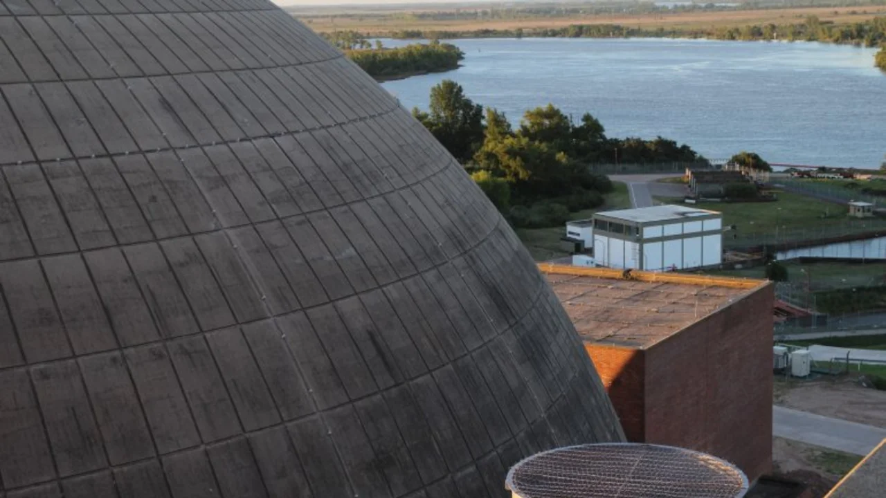 Más despidos en la construcción: 1800 obreros afuera de Atucha