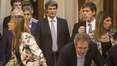 Prat Gay explicó su estrategia en la negociación con los buitres Prat Gay explicó su estrategia en la negociación con los buitres