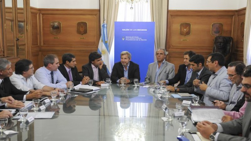 Frigerio dio detalles de la propuesta para devolver la coparticipación