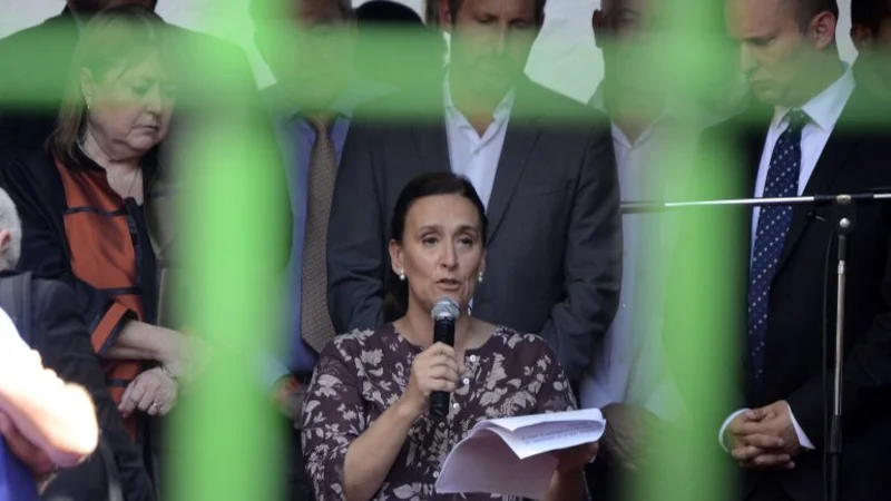 Michetti advirtió que despedirán 1,5 millón de empleados "cuando la economía reactive"