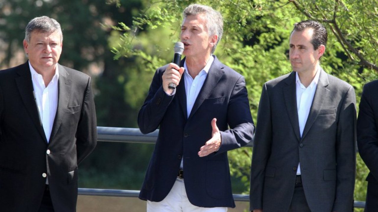 Macri a los legisladores que aprobaron el acuerdo con buitres: "tenemos puesta la misma camiseta"