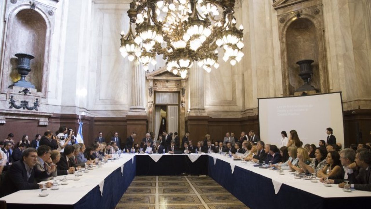 Fondos buitre: con economistas, continúa el debate en el Senado