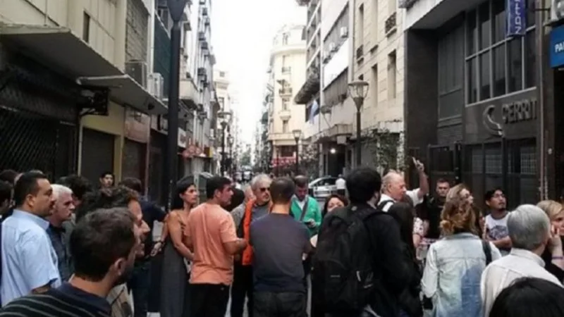 AUDIO: El momento en que un hombre irrumpe en Radio Nacional