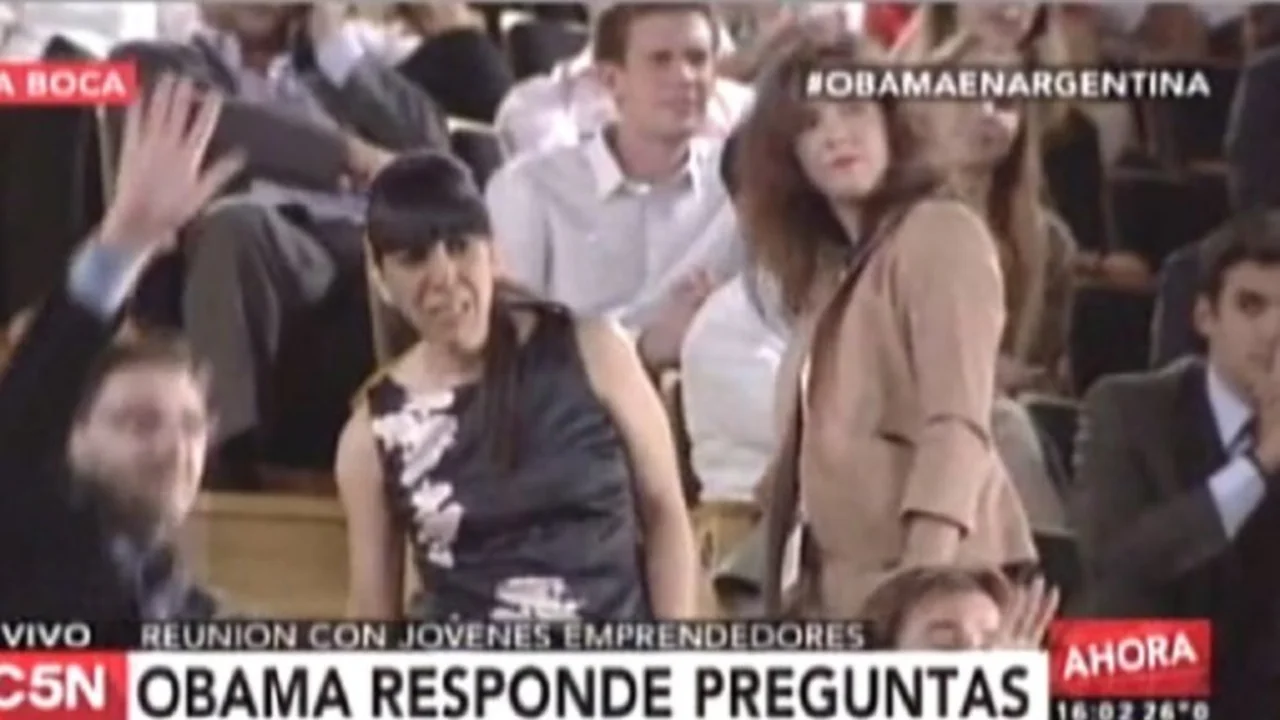 Una profesora rompió en llanto durante la ronda de preguntas a Obama