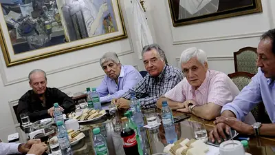 Moyano y Caló confirmaron que habrá una sola CGT Moyano y Caló confirmaron que habrá una sola CGT