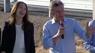 El insólito video de Macri seduciendo a sus "chicas" El insólito video de Macri seduciendo a sus "chicas"