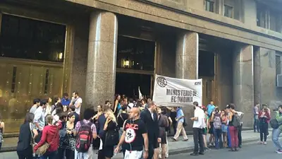 El día D de los trabajadores: los despidos empezaron en Economía El día D de los trabajadores: los despidos empezaron en Economía
