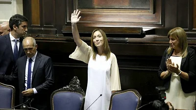 Vidal: "Hay una gobernadora que trabaja con el Presidente codo a codo" Vidal: "Hay una gobernadora que trabaja con el Presidente codo a codo"