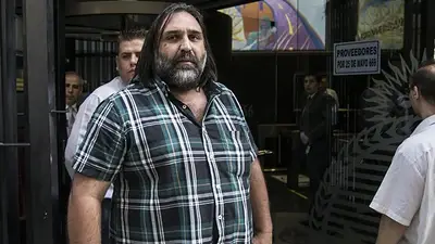 Escándalo: TN le canceló la invitación a Baradel luego que dejara en offside a Wiñazki Escándalo: TN le canceló la invitación a Baradel luego que dejara en offside a Wiñazki
