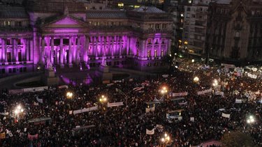 Las mujeres son el sostén económico en hogares más vulnerables