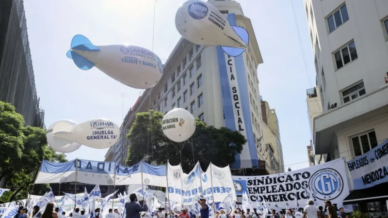Marcha de la CGT: la movilización es masiva y se siente en las calles de la Ciudad