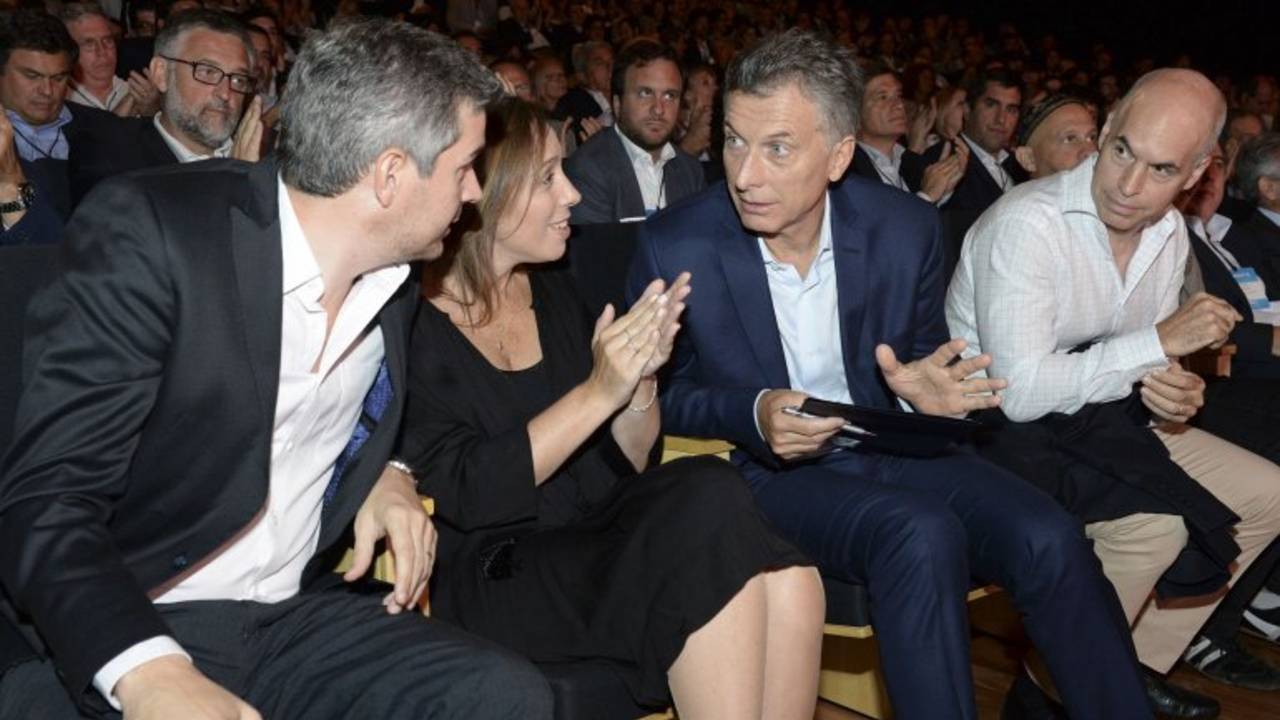 El Gobierno le pide "paciencia" a la gente y acude a la "esperanza"