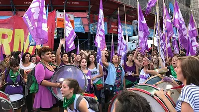 El canto en la marcha de las mujeres dedicado a la CGT por el paro frustrado El canto en la marcha de las mujeres dedicado a la CGT por el paro frustrado