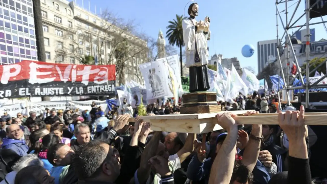La dura advertencia de la CTEP: "Que el Gobierno prepare el helicóptero"