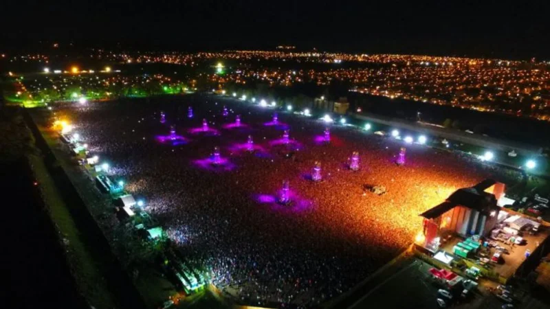 El Indio revolucionó una Olavarría con dos veces más fans que población