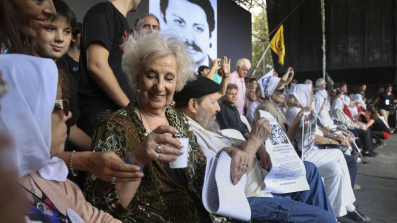 Estela de Carlotto defendió al Indio Solari: "Es un hombre muy solidario"