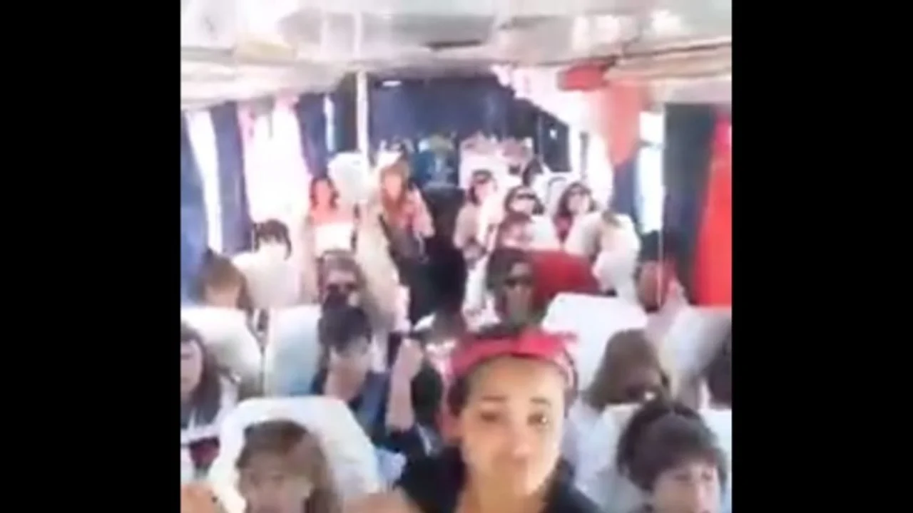 Al ritmo de Luis Miguel, los docentes le explicaron a Macri por qué paran