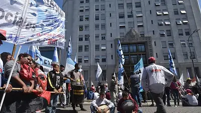 Levantaron el corte en la 9 de Julio, pero sigue el malestar de las organizaciones Levantaron el corte en la 9 de Julio, pero sigue el malestar de las organizaciones