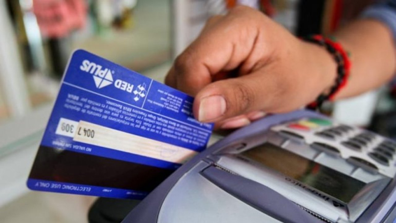 Marcha atrás: el Gobierno negocia para que vuelvan las cuotas sin interés