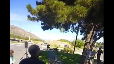 En Esquel, en el acto oficial se convalidó la teoría de los dos demonios y le salieron al cruce En Esquel, en el acto oficial se convalidó la teoría de los dos demonios y le salieron al cruce