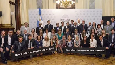 Massot justificó los polémicos carteles sobre el 24 de marzo y Tenembaum lo cruzó Massot justificó los polémicos carteles sobre el 24 de marzo y Tenembaum lo cruzó