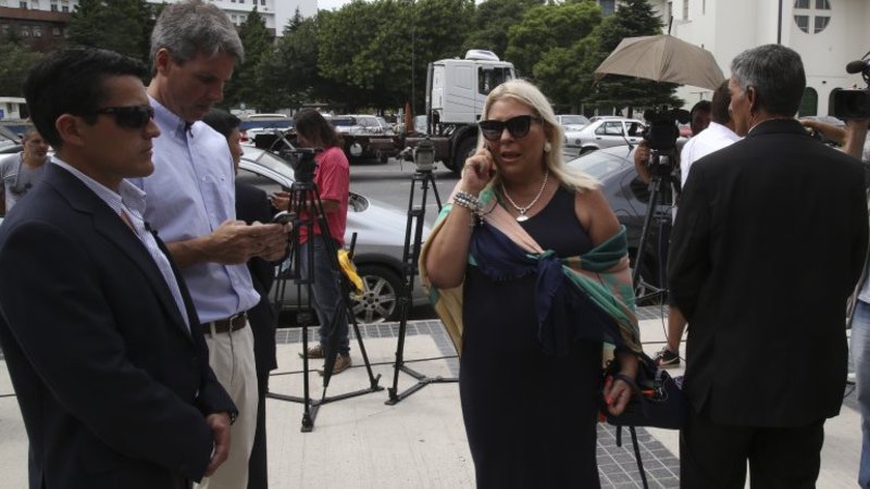 Cobro de coimas: Carrió quedó "muy contenta" con el sobreseimiento de Arribas
