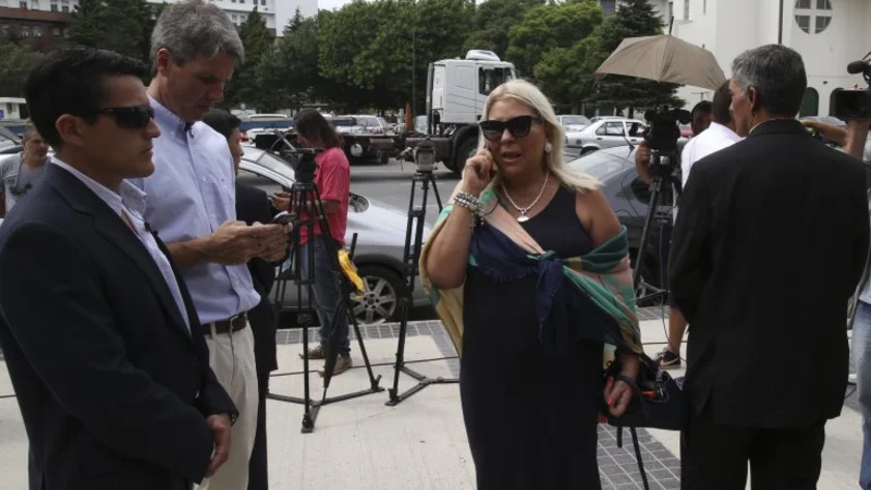 Cobro de coimas: Carrió quedó "muy contenta" con el sobreseimiento de Arribas