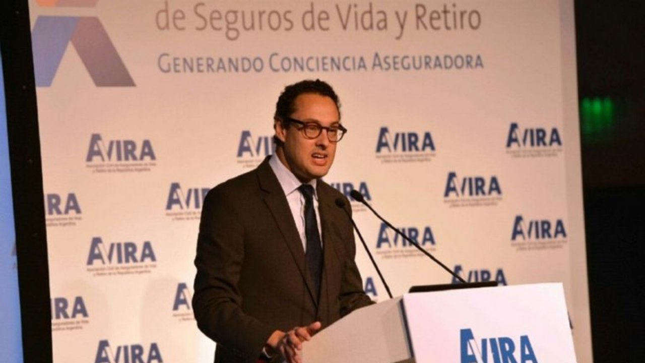 El nuevo titular de AFIP tiene el 95% de su patrimonio en el exterior