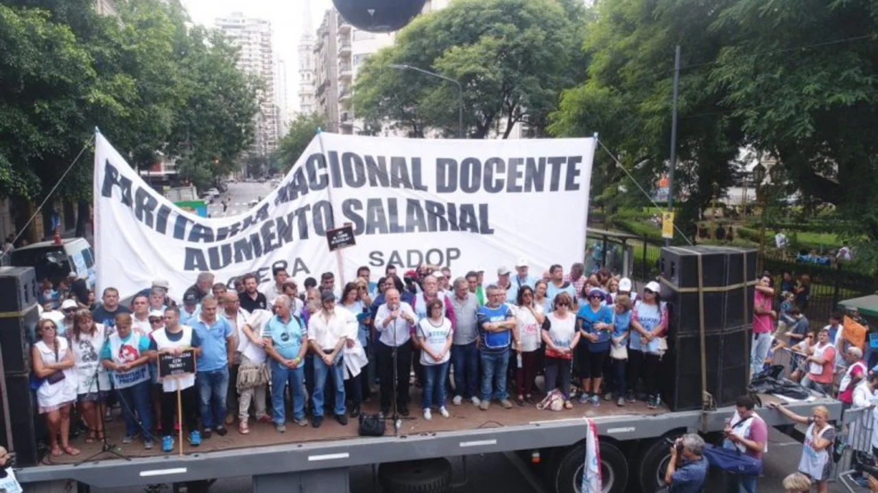 CTERA denunciará penalmente a un conocido diario por un "chiste gráfico" contra Baradel